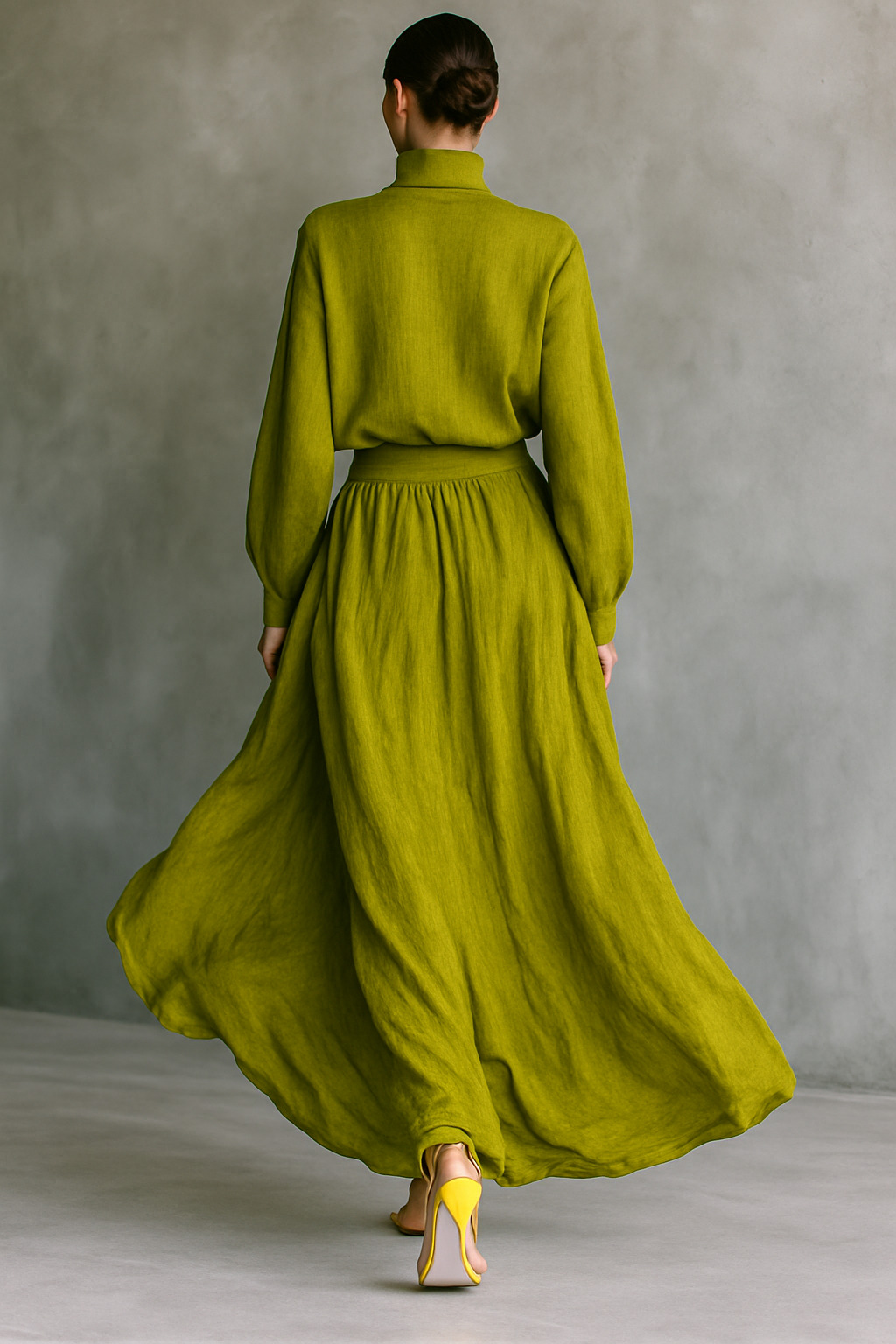 Green Women's Set Made from a Cotton-Linen Blend